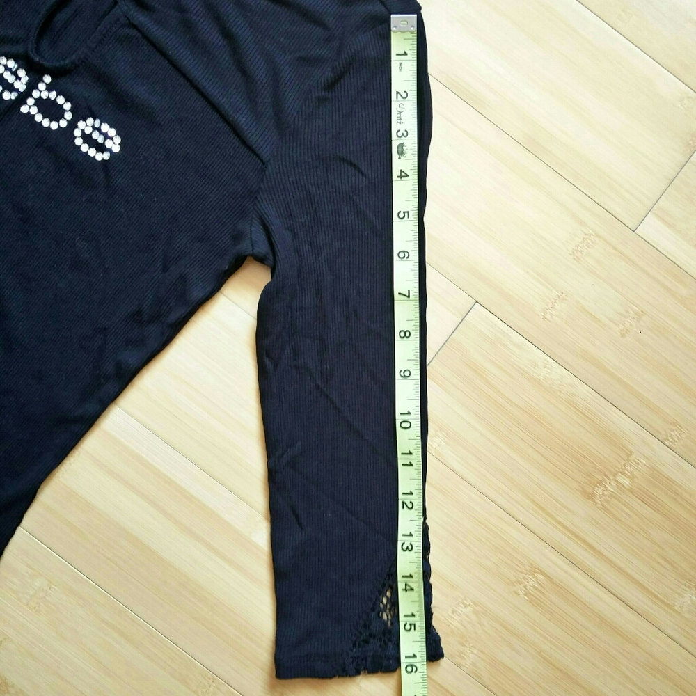 Bebe Ribbed & Lace Swarovski Logo Keyhole Top - Picture 15 of 16